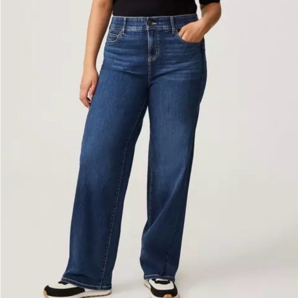 Torrid NWT Size 16 Regular Bombshell Wide leg High rise Jeans
